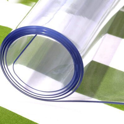 יריעת PVC שקופה עם שוליים כחולים, גלולה חלקית